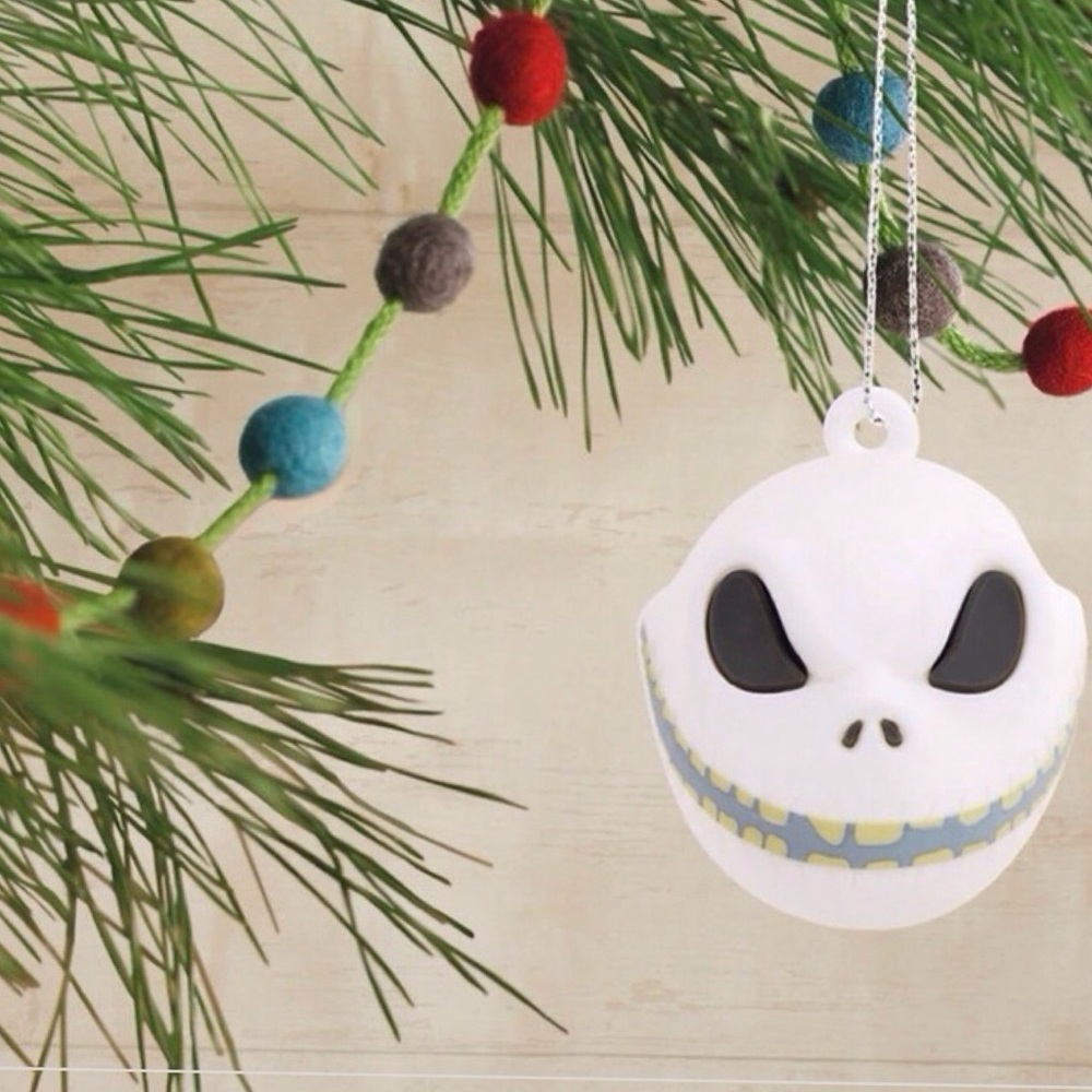 Hallmark Disney’s The Nightmare Before Christmas Set of (6) Mini Ornaments - Picture 5 of 12
